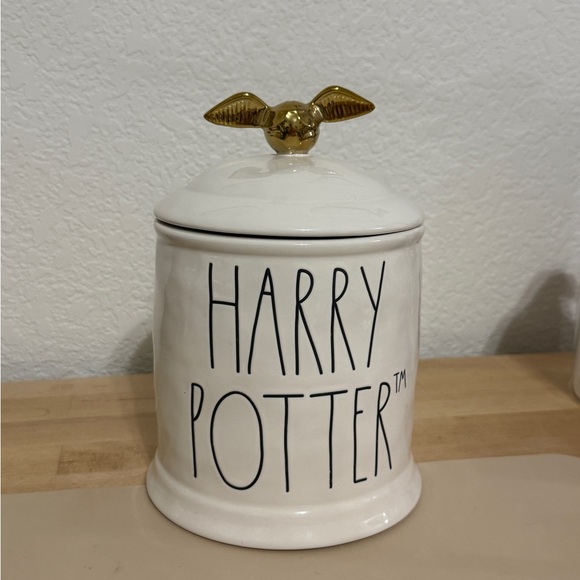 Rae Dunn White and Gold Harry Potter Canister - Picture 1 of 2